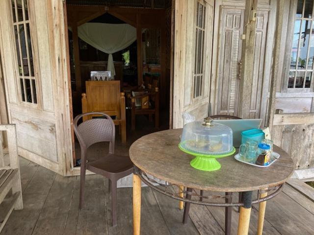 Areef Homestay Kaledupa Экстерьер фото